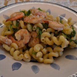 Peppery Pasta With Arugula and Shrimp recipe