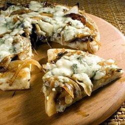 Caramelized Onion and Gorgonzola Pizza recipe