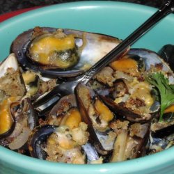 Broiled Garlic Mussels (Moules Gratiees ) recipe