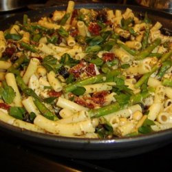 Mediterranean Chicken & Pasta Skillet - Quick & Easy recipe