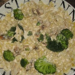 Bow Tie Alfredo With Chicken and Broccoli recipe
