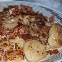 Father-in-Law's Scallops with Sun-Dried Tomatoes and Bacon recipe