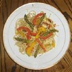 Colorful Chicken Pesto with Asparagus, Sun Dried Tomatoes and Peppers recipe