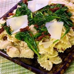 Mascarpone Pasta with Chicken, Bacon and Spinach recipe
