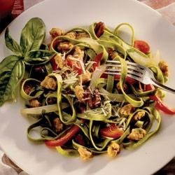 Spinach Fettuccine with Sausage, Peppers and Olives recipe