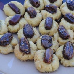 Albanian Date Cookies recipe