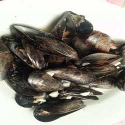 Garlic Steamed Mussels recipe