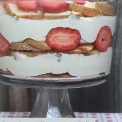 Strawberry Cheesecake Trifle recipe