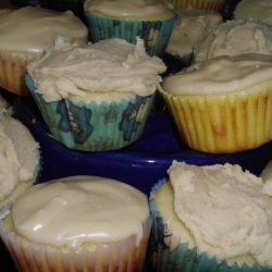 Vanilla Cupcakes W/ Yummy Penuche Glaze recipe