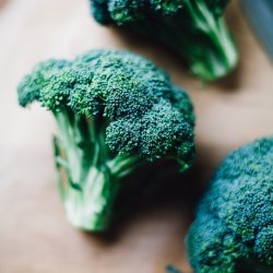 Creamy Broccoli With Cashews recipe