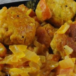 Chicken Meatballs With Red Sauce (Benin) recipe