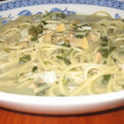 Spaghetti With White Clam Sauce recipe
