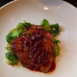 Seared Duck With Pinot Noir/Pomegrante Reduction recipe