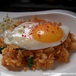 Kimchi Bokkeumbab (Kimchi Fried Rice) recipe
