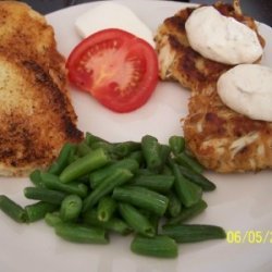 Crab Cakes With Spicy Dipping Sauce recipe