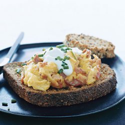 Multigrain Toasts with Scrambled Eggs and Canadian Bacon recipe