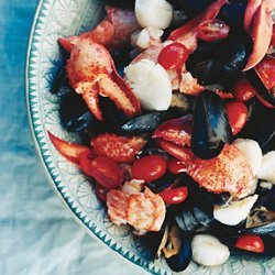 Lobster Scallops And Mussels With Tomato Garlic Vi... recipe