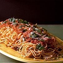 Spaghetti With Olives And Tomato Sauce recipe