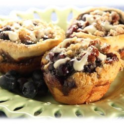 Cinnamon Blueberry Crumble Muffins recipe
