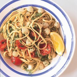 Linguine with Bay Scallops, Fennel, and Tomatoes recipe