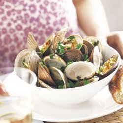 Steamed Clams with Cilantro and Red Pepper recipe