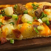 Loaded Baked Potato Pizza recipe