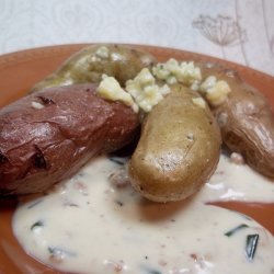 Roasted Fingerlings With Creamy Blue Cheese Sauce recipe