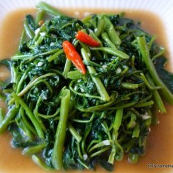 Stir Fry Water Spinach (pak Bung Fai Daeng) recipe