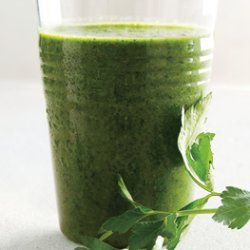Parsley, Kale, and Berry Smoothie recipe