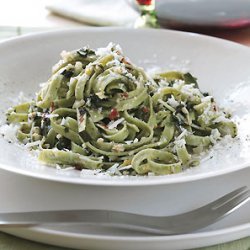 Spicy Spinach Linguine with Olive Oil and Garlic recipe