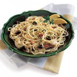Spaghetti with Clams, Tuna, and Bacon recipe