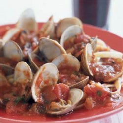 Fettuccine with Clams and Tomato Sauce recipe