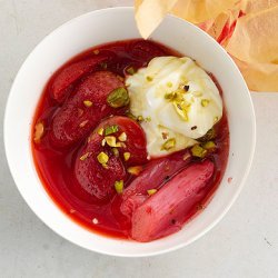 Vanilla-Roasted Rhubarb and Strawberries recipe