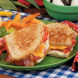 Bacon-Topped Grilled Cheese recipe