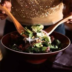 Mixed Salad with Vanilla-Pear Vinaigrette and Toasted Walnuts recipe