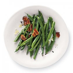Peppery Bacon Green Beans recipe