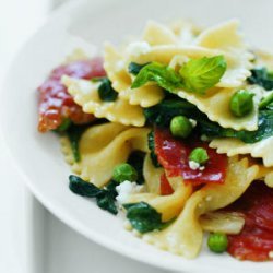 Farfalle with Spinach and Peas recipe