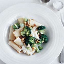 Creamy Rigatoni with Broccoli and Brie recipe