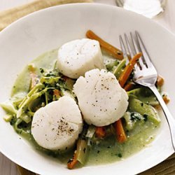 Poached Scallops with Leeks and Carrots recipe