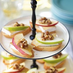 Apple and Brie Toasts recipe