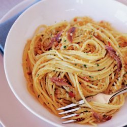 Spaghetti with Anchovies and Bread Crumbs (Spaghetti con Acciughe e Mollica) recipe