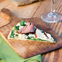 Grilled Pizza With Steak, Pear, and Arugula recipe