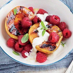 Grilled Peaches with Honey Cream recipe