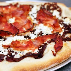 fresh ricotta and red onion pizza [smittenkitchen.com] recipe