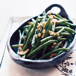 Garlicky Green Beans with Pine Nuts recipe