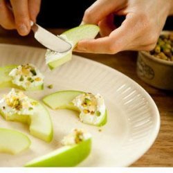 Apple Slices with Goat Cheese and Pistachios recipe