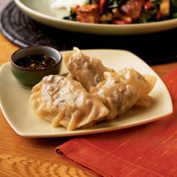 Vegetarian Gyoza with Spicy Dipping Sauce recipe