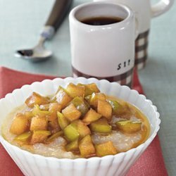Hot Quinoa Cereal with Maple Syrup Apples recipe