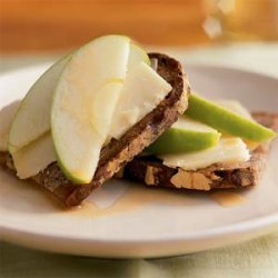 Aged Cheddar with Apple Wedges and Cider Reduction recipe