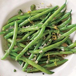 Steamed Green Beans with Lemon-Mint Dressing recipe
